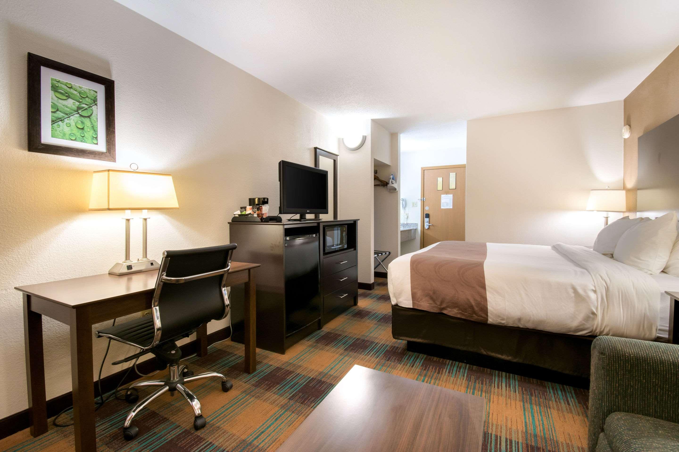 Quality Inn Bloomsburg Buitenkant foto