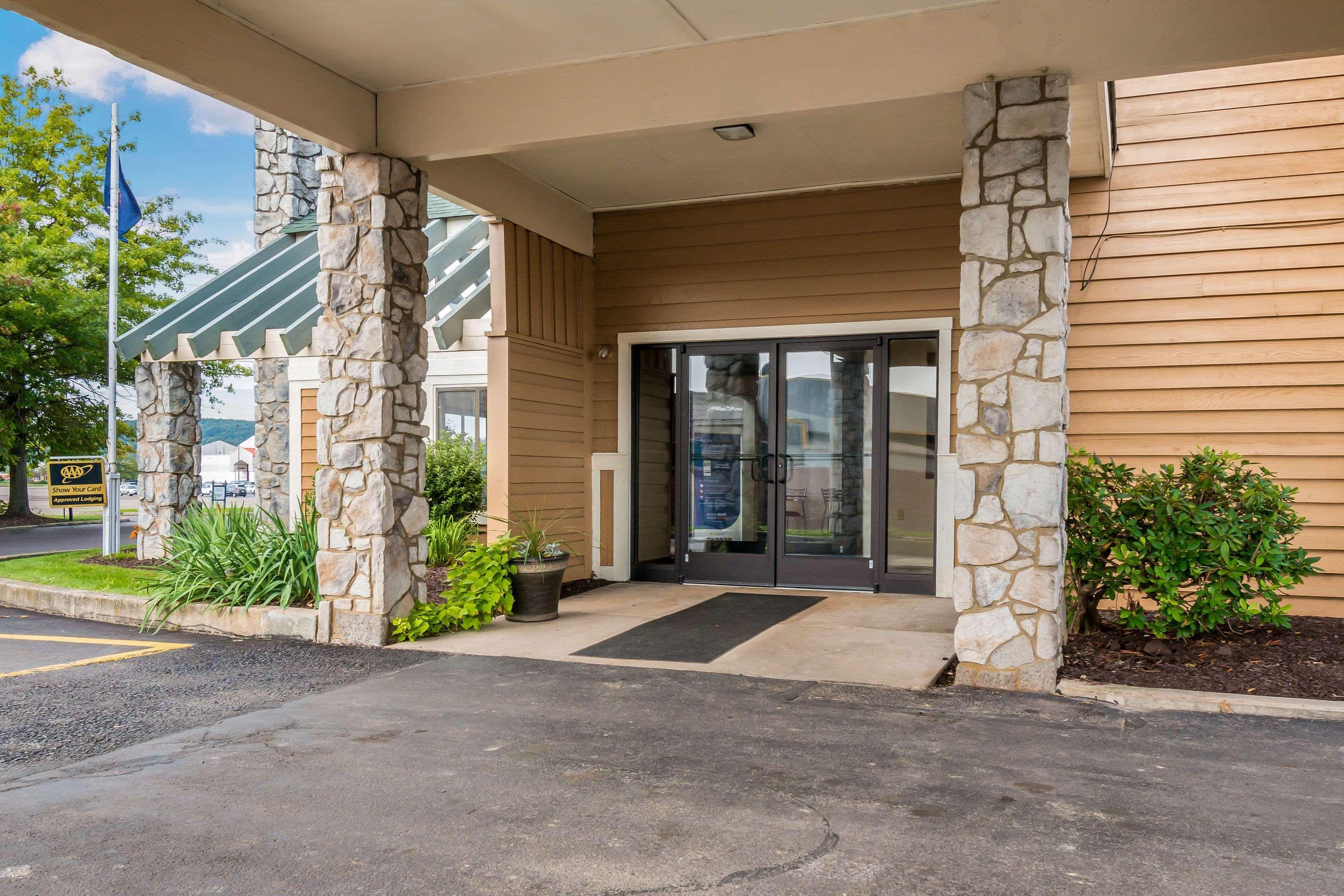 Quality Inn Bloomsburg Buitenkant foto