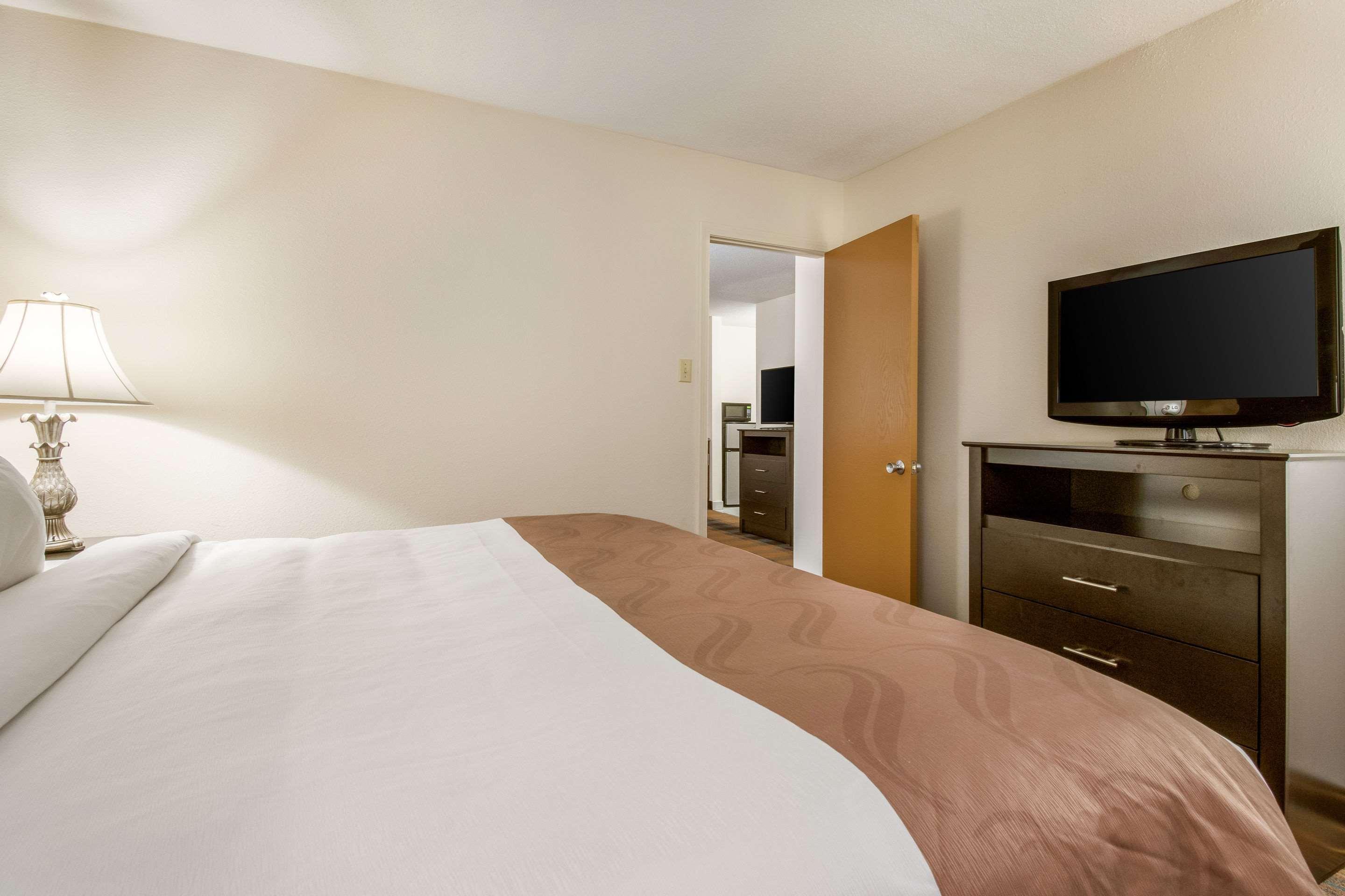 Quality Inn Bloomsburg Buitenkant foto