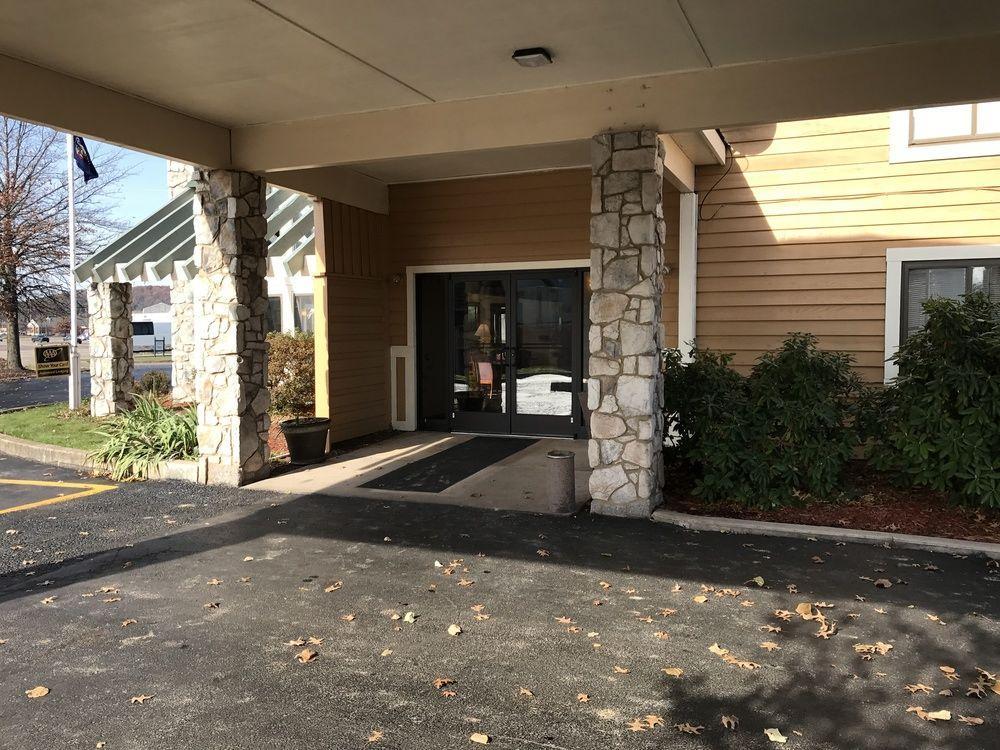 Quality Inn Bloomsburg Buitenkant foto