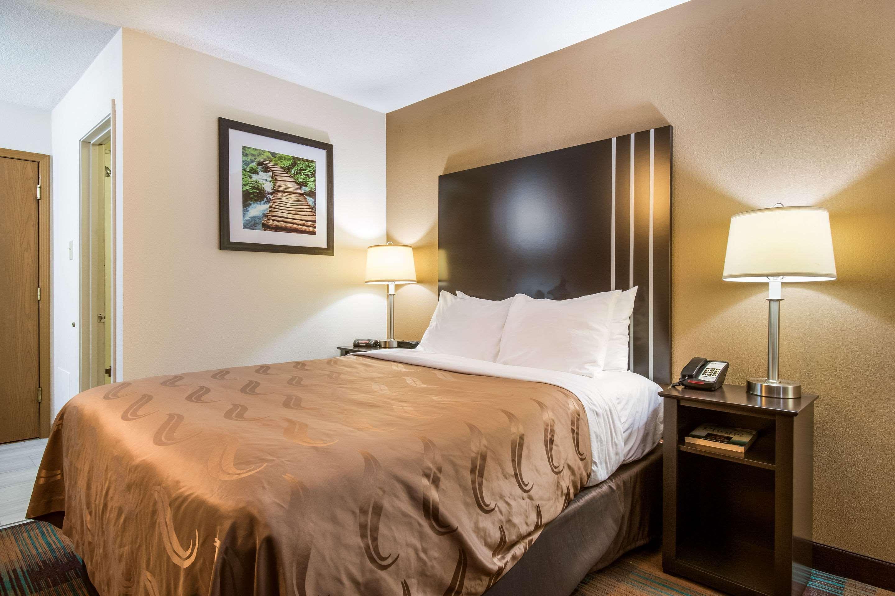 Quality Inn Bloomsburg Buitenkant foto
