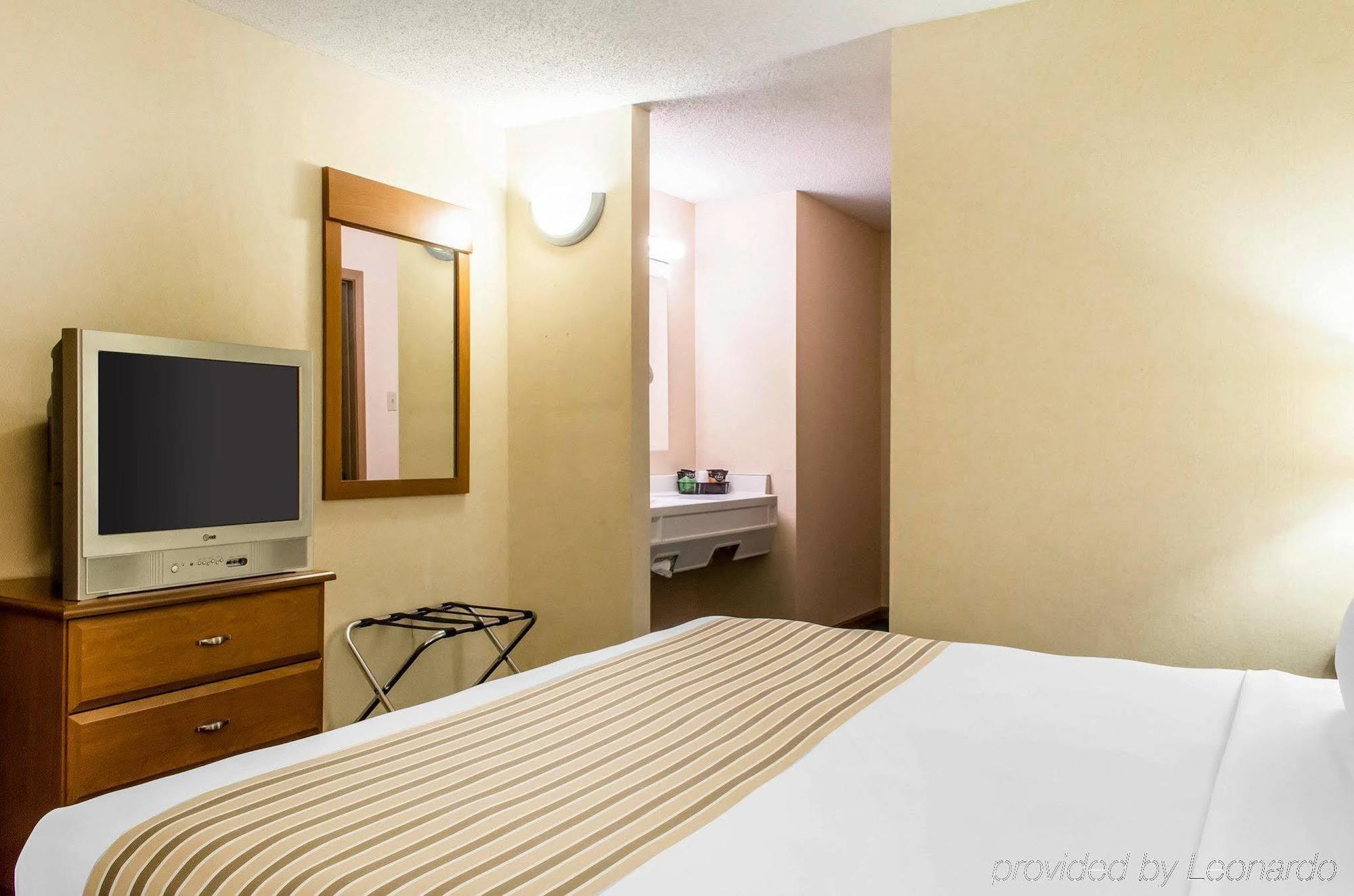 Quality Inn Bloomsburg Buitenkant foto