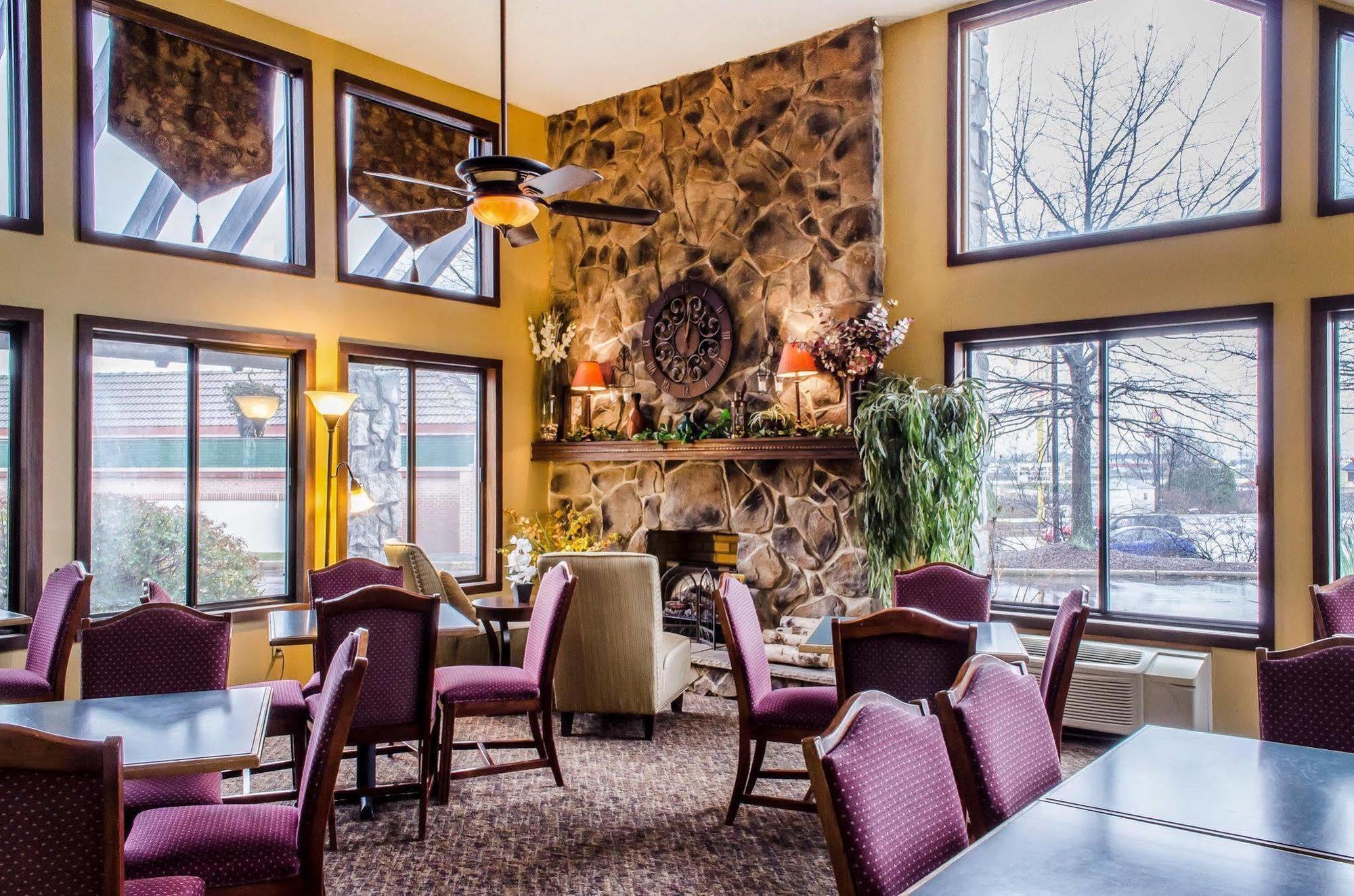 Quality Inn Bloomsburg Buitenkant foto