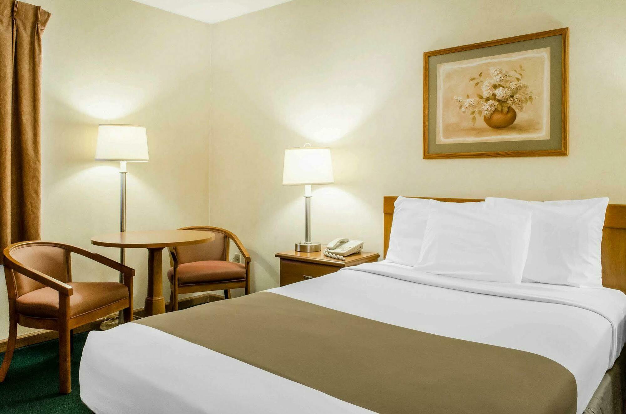 Quality Inn Bloomsburg Buitenkant foto